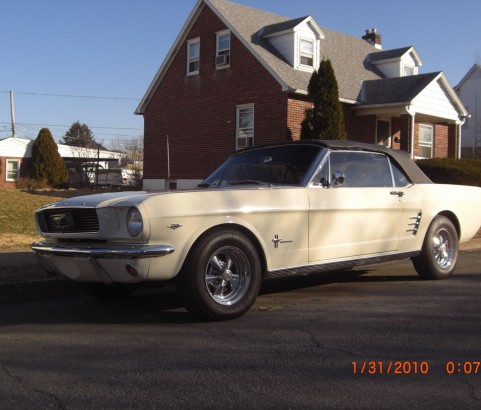 Ford Mustang convertible 1966 ( France dpt 62)