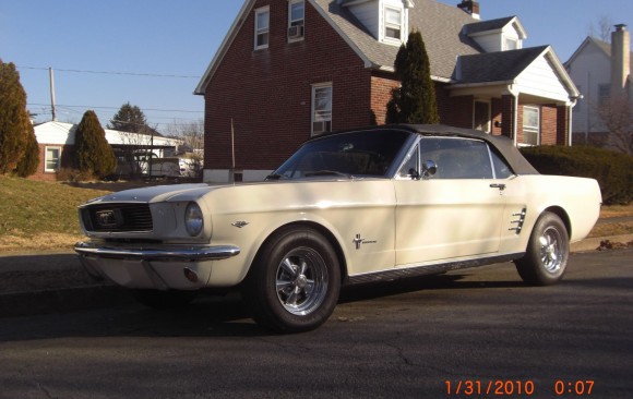 Ford Mustang convertible 1966 ( France dpt 62)