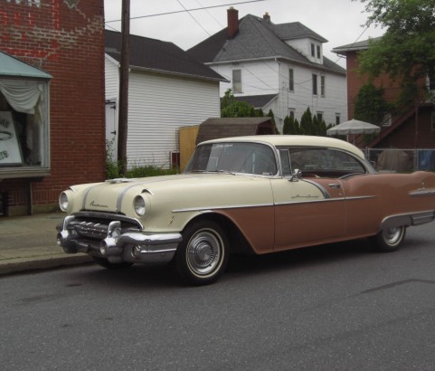 Pontiac starchief coupe 1956 ( France dpt 69)