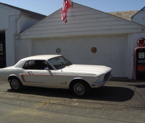 Ford Mustang coupe 1968 ( France dpt 69)