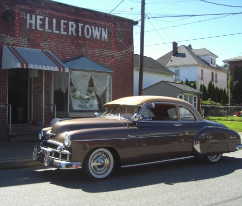 Chevrolet de luxe coupe 1949 ( France dpt 04)