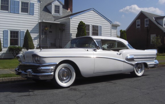 Buick Riviera special coupe 1958 ( France dpt 77)