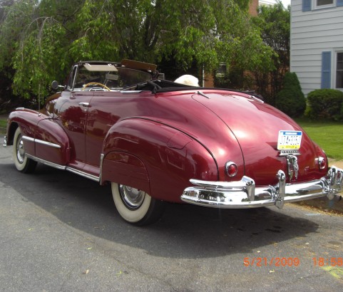 Pontiac Torpedo convertible 1948 ( France dpt 43)