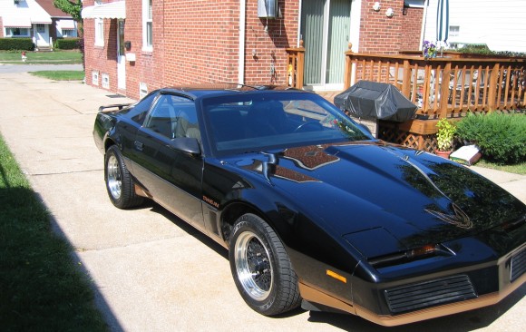 Pontiac Trans am 1982 ( France dpt 19)