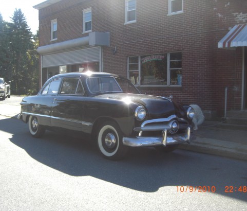 Ford Custom sedan 1949 ( France dpt 69)