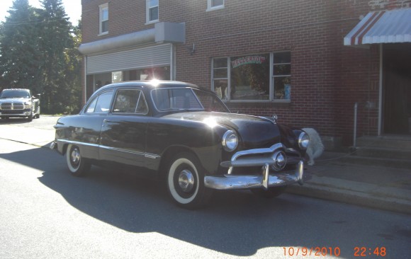 Ford Custom sedan 1949 ( France dpt 69)