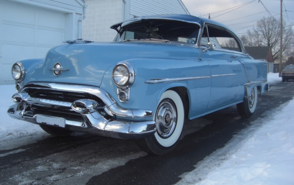 Oldsmobile super 88 coupe 1953 ( France dpt 78)