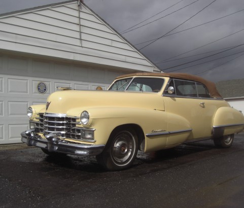 Cadillac convertible 1947 ( Nichelino, Italie)