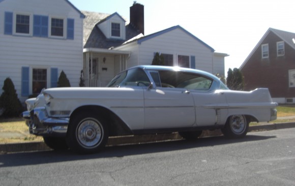 Cadillac de ville 4 door hardtop 1957 ( Setimo, Italie)