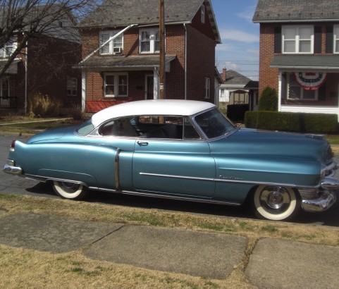 Cadillac serie 62 coupe 1953 ( France dpt 78)