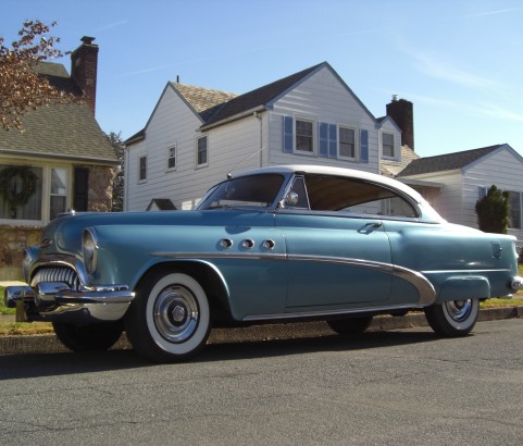 Buick Riviera special hardtop coupe 1953 ( France dpt 94)