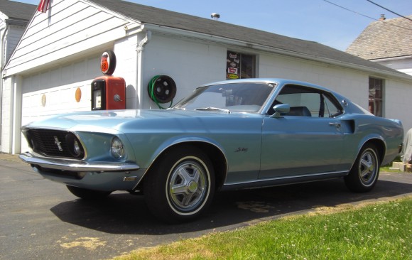 Ford Mustang Fastback 1969 ( France dpt 38)