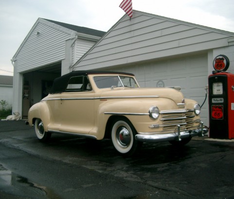 Plymouth special convertible 1946 ( France dpt 92)