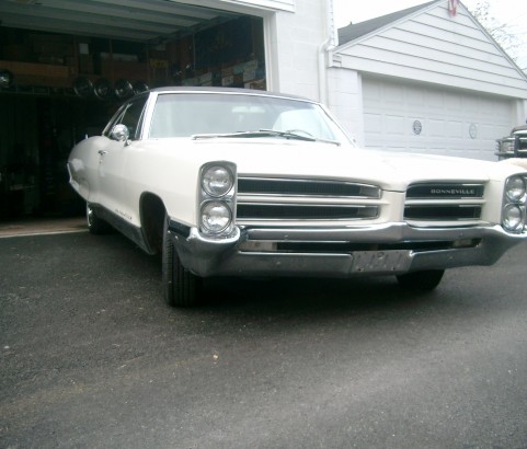 Pontiac Bonneville coupe 1966 ( Carouge , SUISSE)