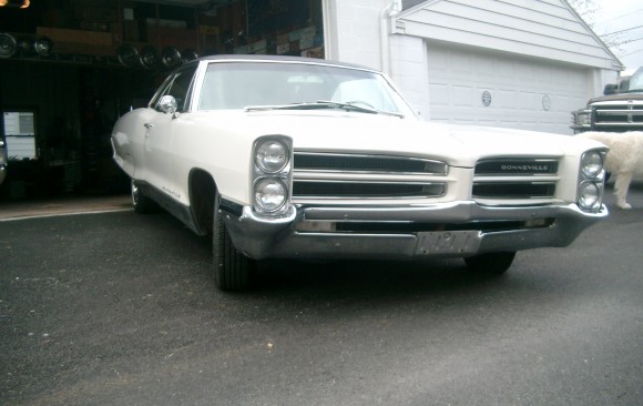 Pontiac Bonneville coupe 1966 ( Carouge , SUISSE)