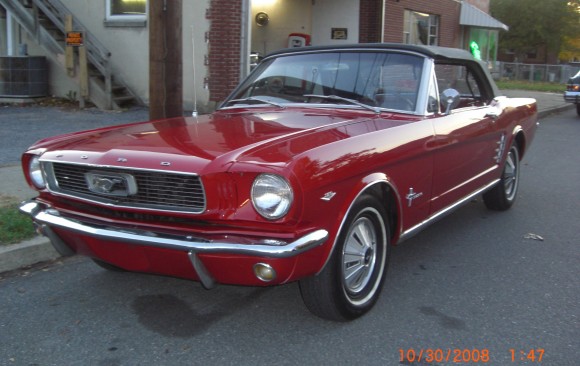 Ford Mustang convertible 1966 ( France dpt 35)
