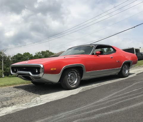 Plymouth Satellite Sebring plus 1972 ( France dpt 41)
