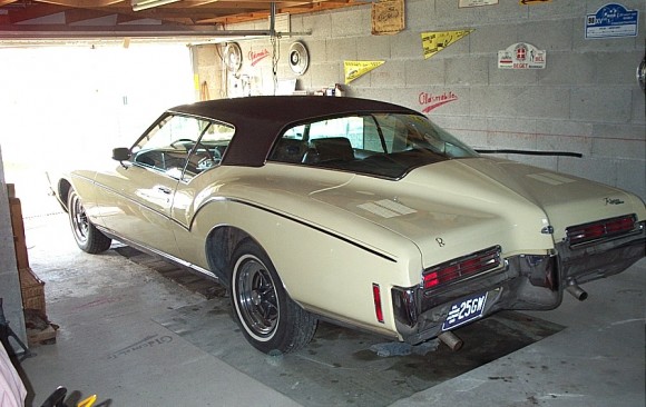 Buick riviera boat tail 1971 ( France dpt 78)