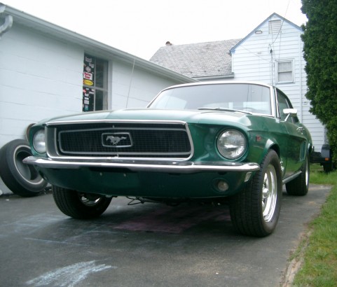 Ford Mustang coupe 1968 ( France dpt 78)