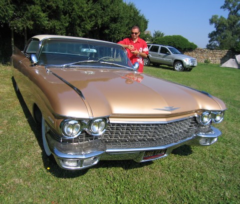 Cadillac coupe serie 62 1960         ( France dpt 21)