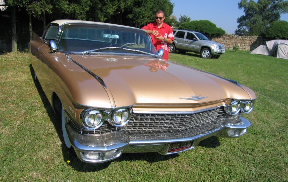 Cadillac coupe serie 62 1960         ( France dpt 21)