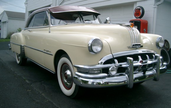 Pontiac catalina hardtop coupe 1950 ( France dpt 35)