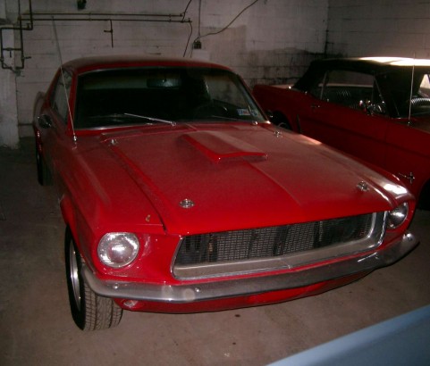 Ford Mustang coupe 1967 ( France dpt 69)