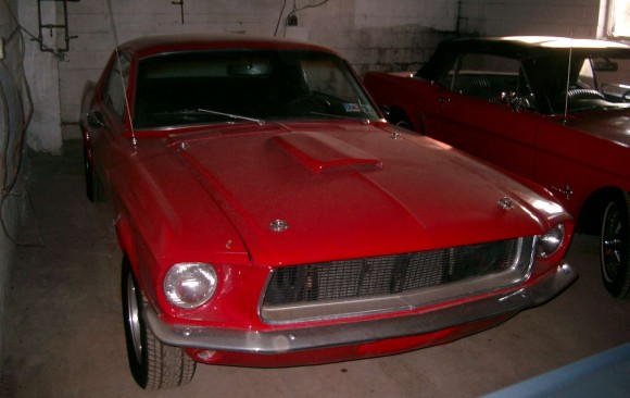 Ford Mustang coupe 1967 ( France dpt 69)