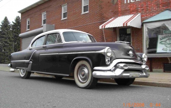 Oldsmobile 98 sedan 1953 ( France dpt 35)