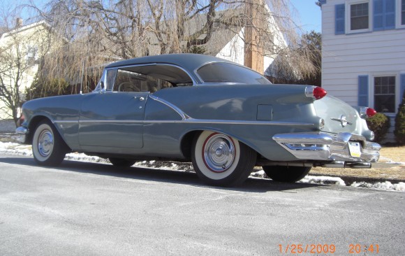 Oldsmobile 88 Holiday hardtop coupe 1956 ( France dpt 63)