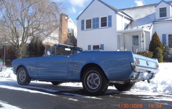 Ford Mustang convertible 1966 ( France dpt 33)