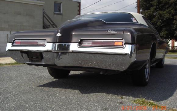 Buick riviera 1972 ( France dpt 92)