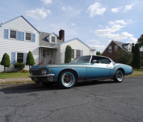 Buick riviera 1971 ( France dpt 38)