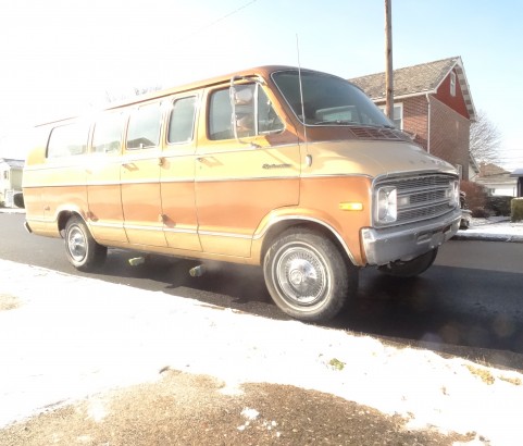 Dodge B200 Maxi van 1977   ( France dpt 13)