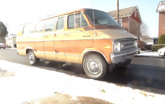 Dodge B200 Maxi van 1977   ( France dpt 13)