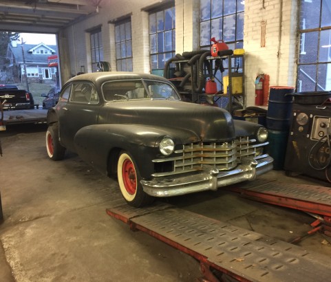 Cadillac serie 62 sedanette 1947  ( France dpt 54)