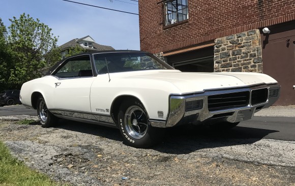 Buick riviera GS 1969 ( France dpt 29)