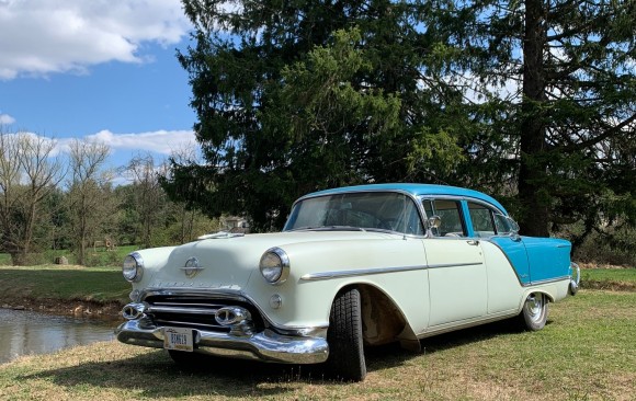 Oldsmobile 98 sedan 1954 ( France dpt 50)