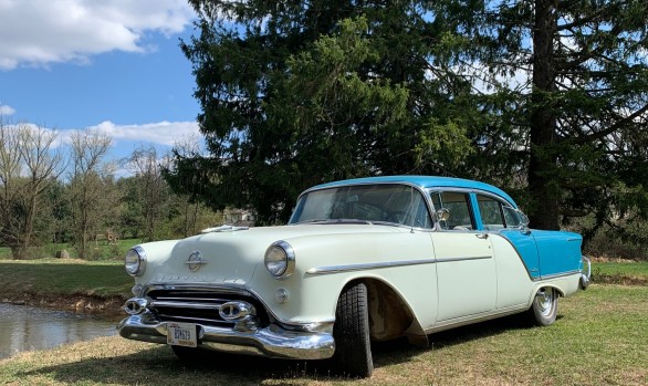 Oldsmobile 98 sedan 1954 ( France dpt 50)