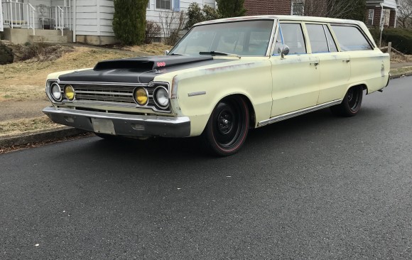 Plymouth Belvedere wagon 1967 ( France dpt 59)