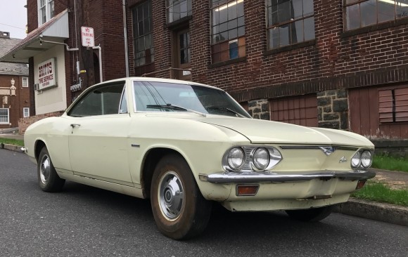 Chevrolet Corvair coupe 1968 ( France dpt 59)