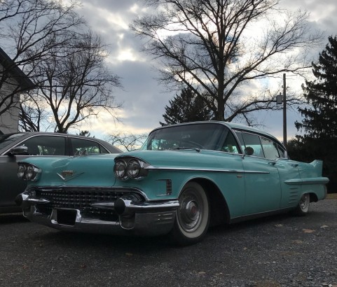 Cadillac serie 62 4 door hardtop 1958 ( France dpt 77)