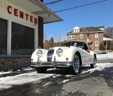 Jaguar XK 140 roadster 1956 ( France dpt 42)