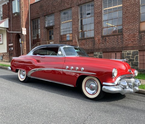 Buick Roadmaster riviera coupe 1952 ( France dpt 14 )