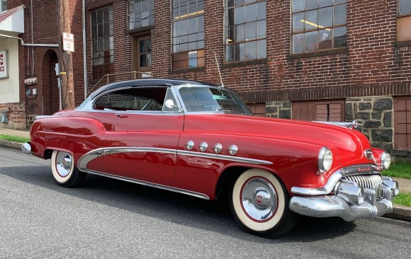 Buick Roadmaster riviera coupe 1952 ( France dpt 14 )