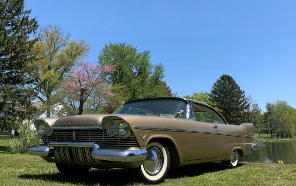 Plymouth Belvedere hardtop coupe 1957 ( France dpt 54)