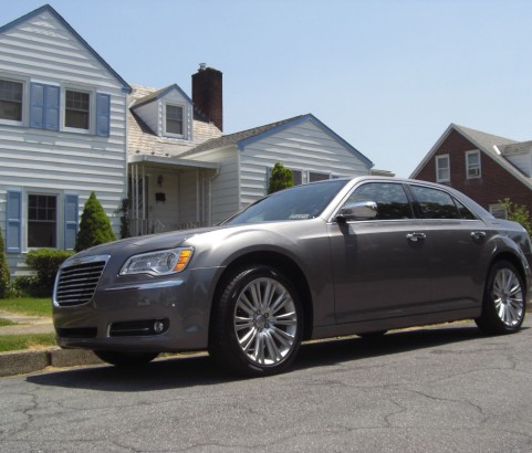 Chrysler 300C Hemi 2011  ( Easton , PA   USA)