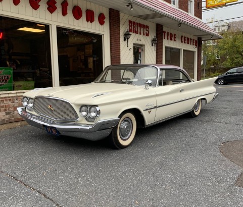 Chrysler Saratoga hardtop coupe 1960 ( France dpt77)