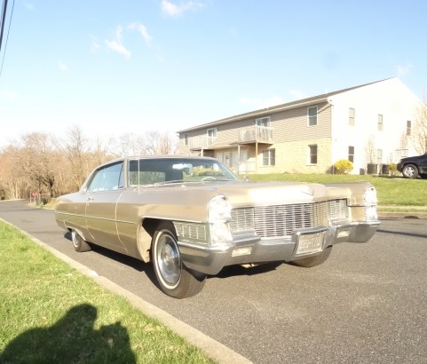 Cadillac Calais hardtop coupe 1965 ( France DPT 69)