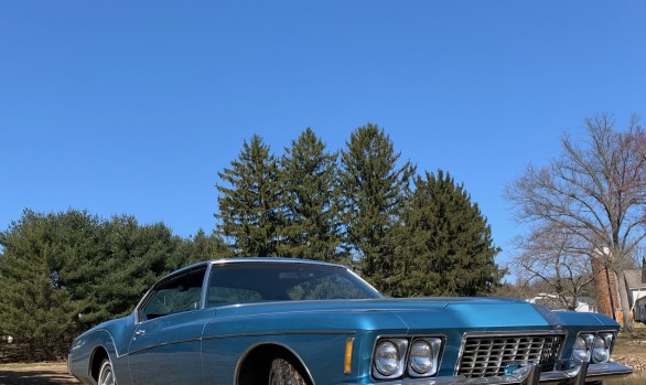 Buick riviera 1972 ( France dpt 82)